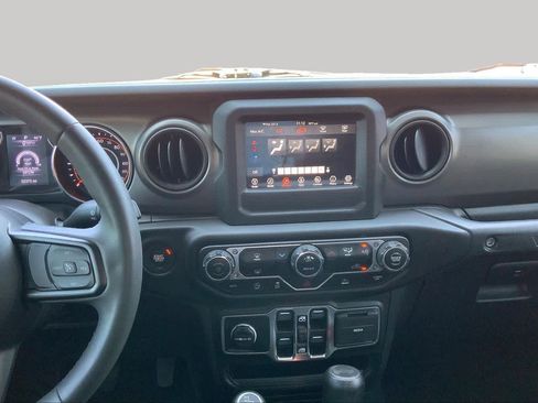 Used 2023 Jeep Wrangler Unlimited Sport AWD/4WD image 7