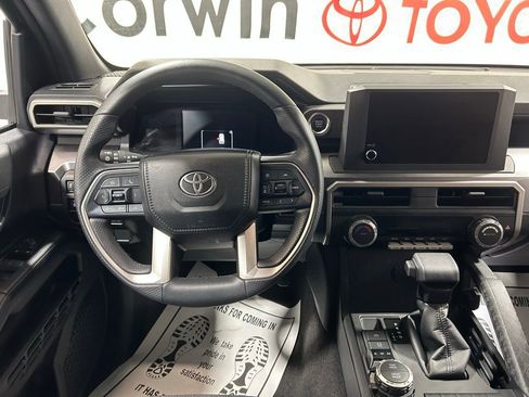 Used 2025 Toyota 4Runner SR5 image 22