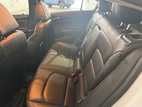 Used 2018 Chevrolet Cruze Premier FWD image 27