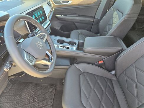 New 2026 Volkswagen Atlas SE image 11