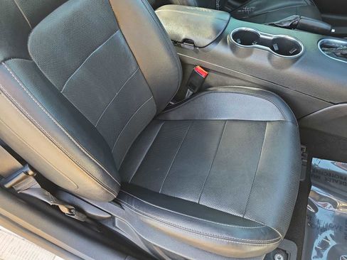 Used 2019 Ford Mustang Premium image 17