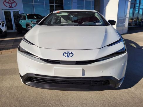 New 2026 Toyota Prius LE image 2