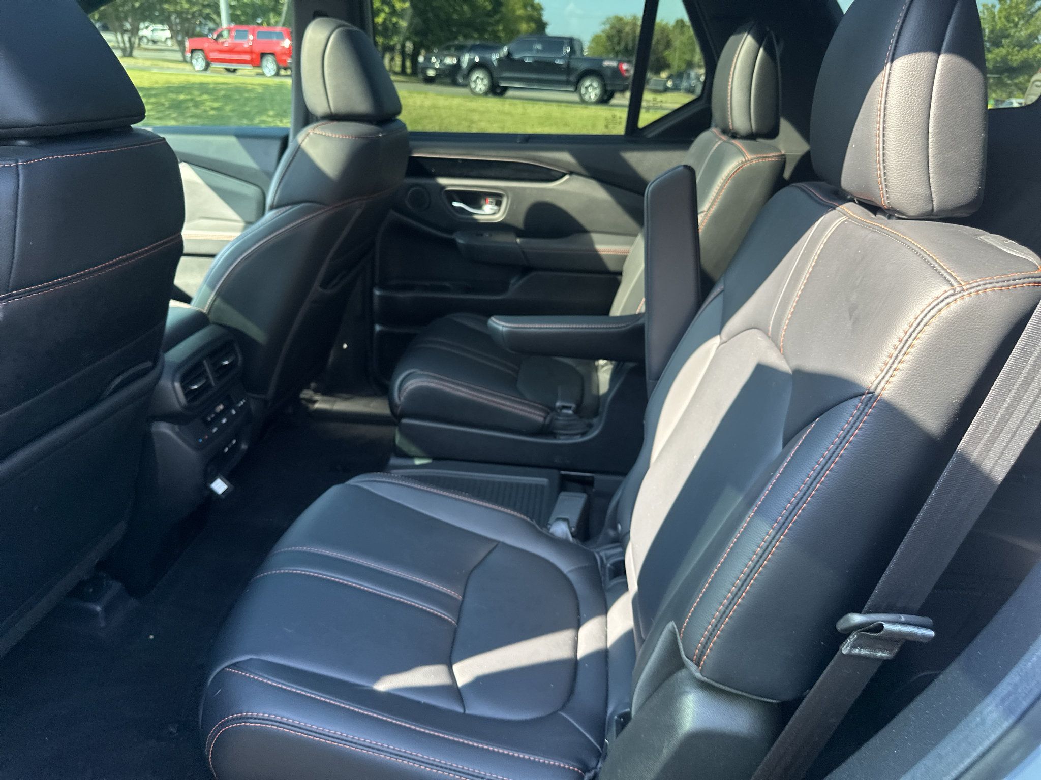 Used 2025 Honda Pilot TrailSport image 18