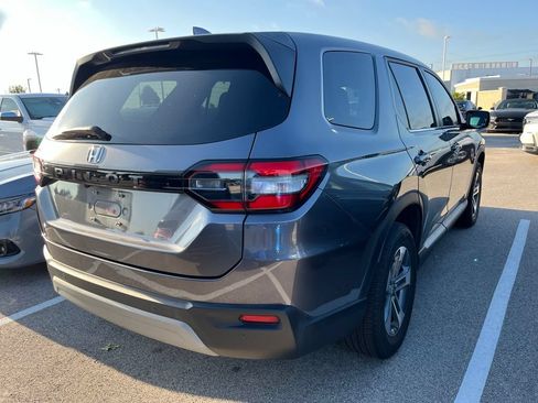 Used 2025 Honda Pilot EX-L image 3