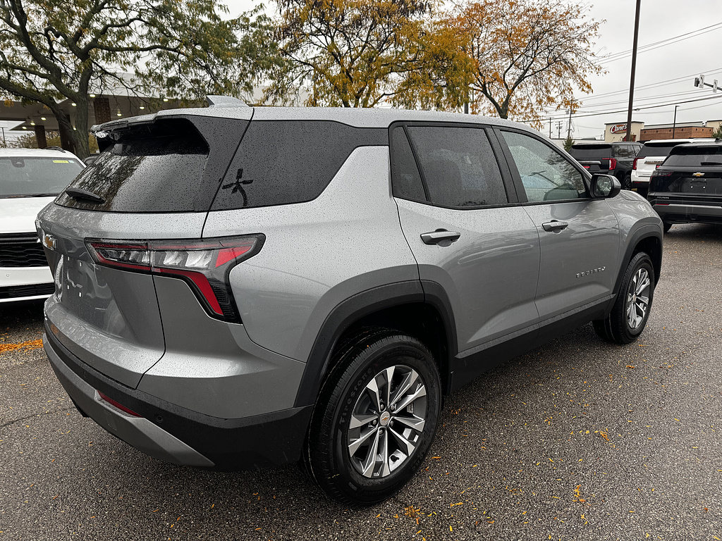 New 2027 Chevrolet Equinox LT FWD image 5