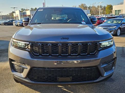 New 2025 Jeep Grand Cherokee Laredo RWD image 2