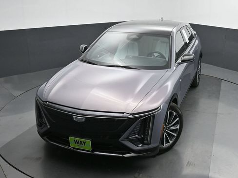 Used 2024 Cadillac Lyriq Sport AWD/4WD image 38