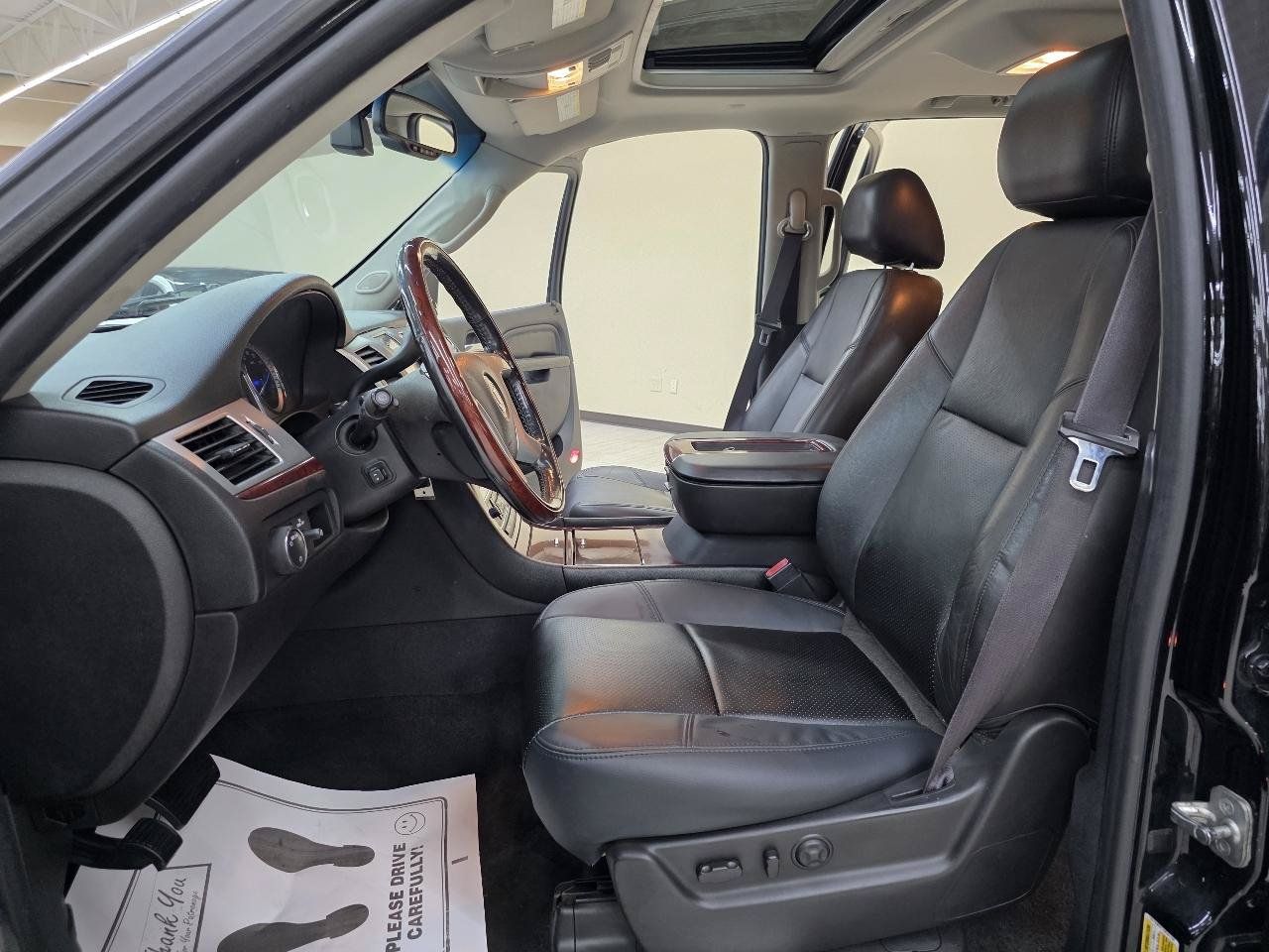 Used 2012 Cadillac Escalade Luxury RWD image 18