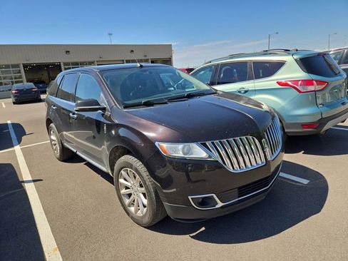 Used 2013 Lincoln MKX AWD image 3