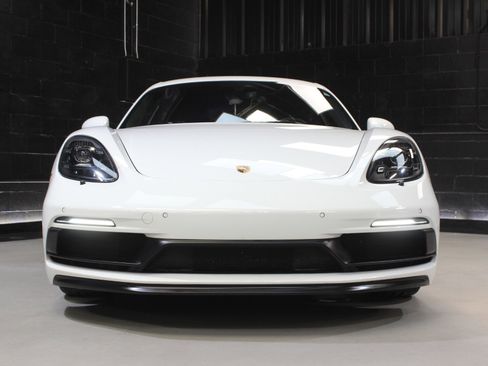 Used 2018 Porsche 718 Cayman GTS image 9