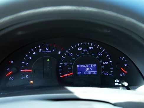 Used 2011 Toyota Camry XLE image 21