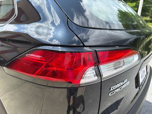 Used 2024 Toyota Corolla Cross L AWD/4WD image 17