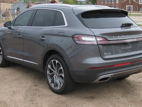 Used 2022 Lincoln Nautilus Reserve AWD/4WD image 5