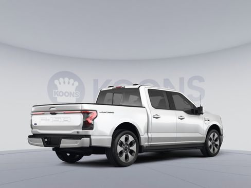 Used 2022 Ford F150 Lightning Platinum image 4