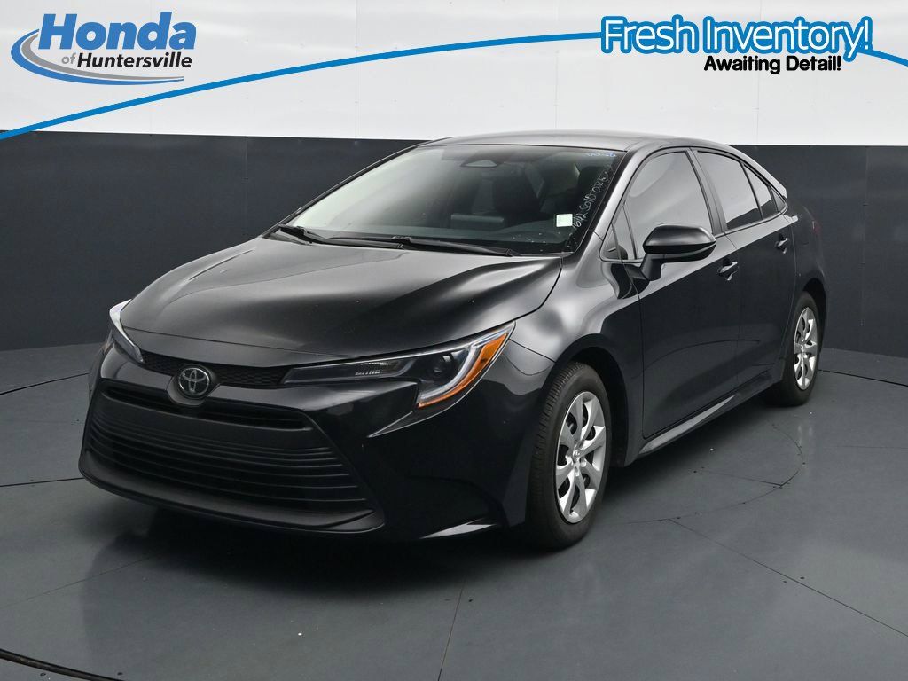 Used 2026 Toyota Corolla LE FWD image 4
