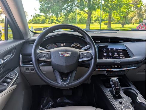 Used 2020 Cadillac XT4 Premium Luxury w/ Driver Awareness Package FWD image 31