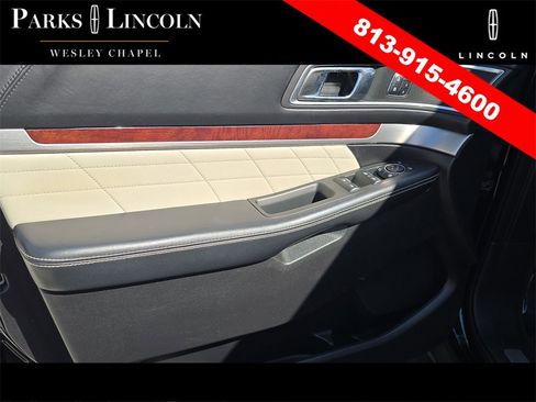 Used 2017 Ford Explorer Platinum image 17