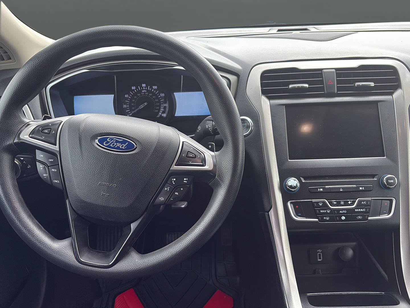 Used 2017 Ford Fusion SE w/ Fusion SE Technology Package FWD image 20