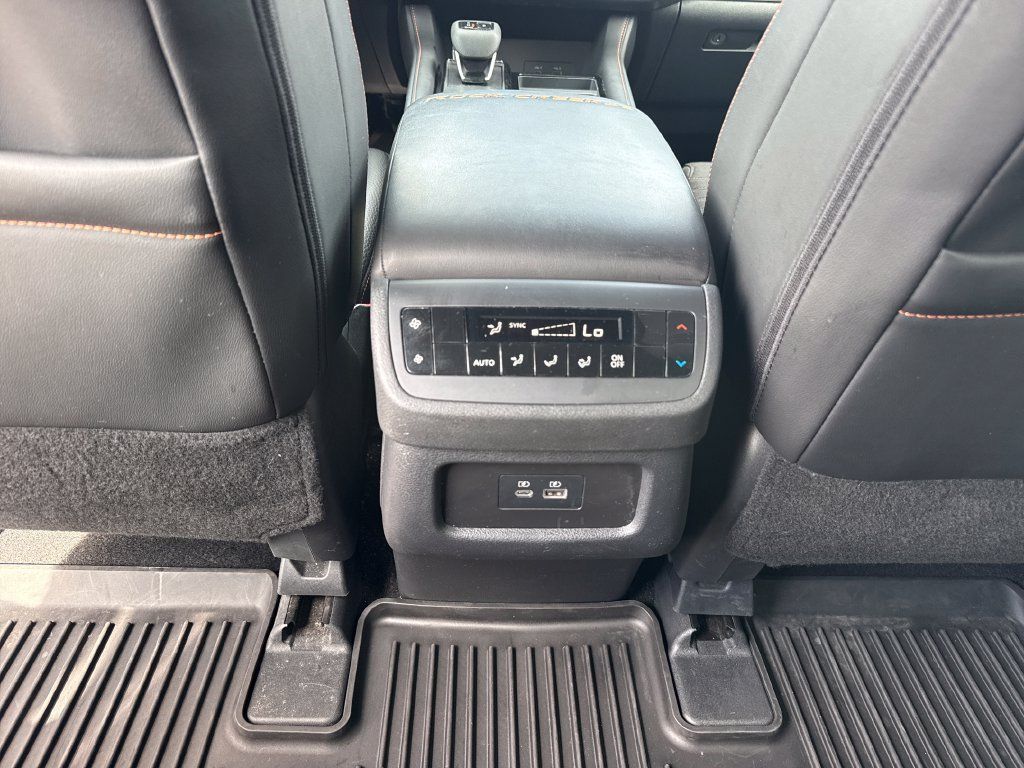 Used 2025 Nissan Pathfinder Rock Creek AWD/4WD image 11