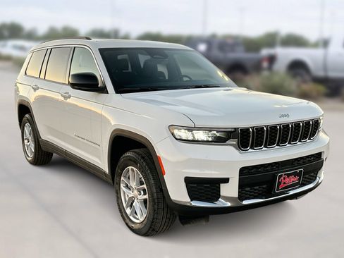 New 2025 Jeep Grand Cherokee L Laredo w/ Luxury Tech Group I AWD/4WD image 1