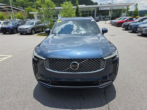 Used 2026 Volvo XC90 B5 Core w/ Protection Package Premier AWD/4WD image 8