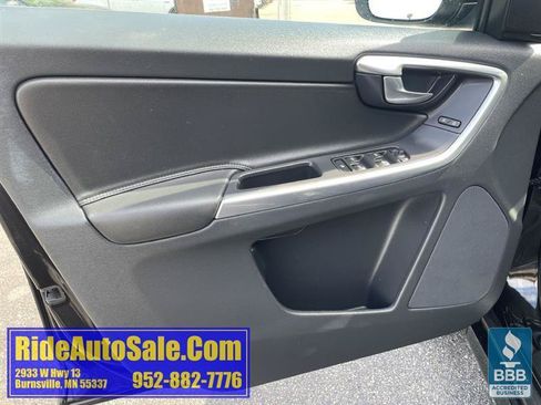 Used 2016 Volvo XC60 T6 w/ Proximity Package AWD/4WD image 9