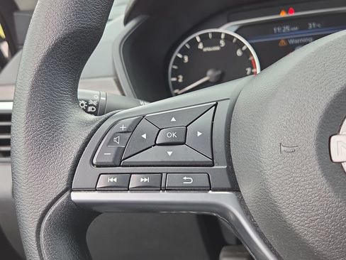 Used 2025 Nissan Altima 2.5 SV FWD image 18