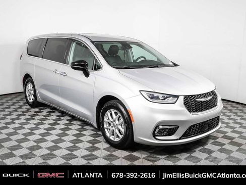 Used 2024 Chrysler Pacifica Touring-L FWD image 1
