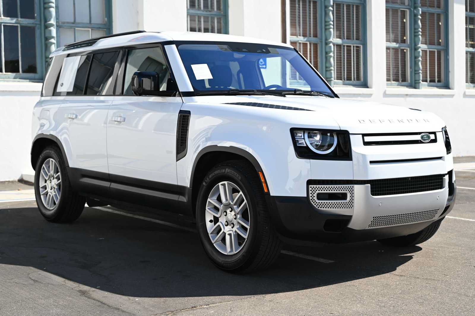 Used 2022 Land Rover Defender 110 S AWD/4WD image 3