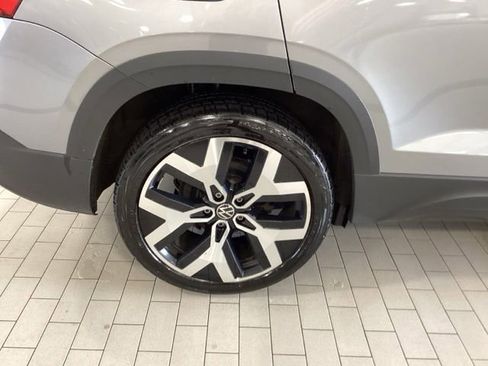 Used 2023 Volkswagen Taos SEL AWD/4WD image 7