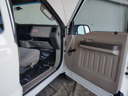 Used 2008 Ford F250 XL AWD/4WD image 9