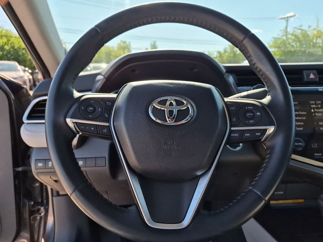 Used 2018 Toyota Camry XLE w/ Driver Assist Package FWD image 16