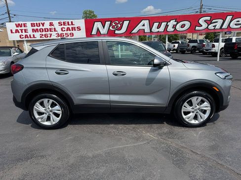 Used 2024 Buick Encore GX Preferred AWD/4WD image 4
