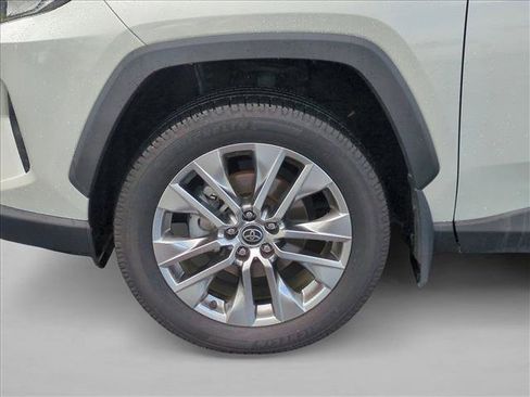 Certified 2021 Toyota RAV4 XLE Premium image 23