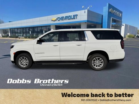 Used 2024 Chevrolet Suburban LT RWD image 4