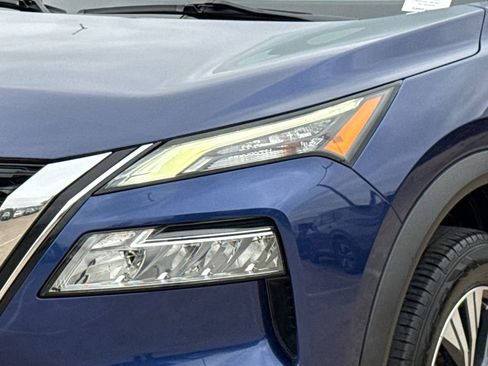 Used 2023 Nissan Rogue SV w/ SV Premium B Package image 5