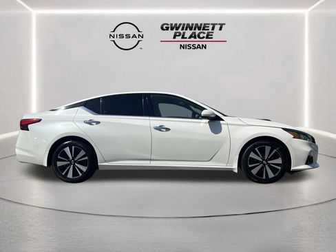 Used 2022 Nissan Altima 2.5 SL FWD image 28