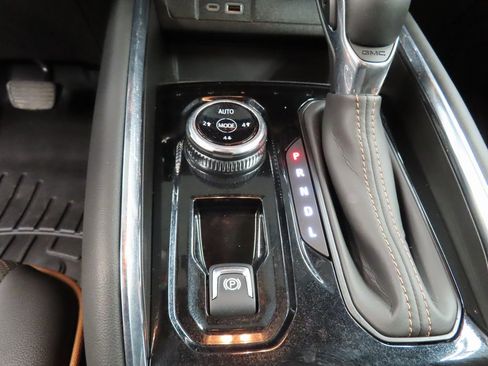 Used 2025 GMC Canyon AT4 w/ Technology Plus Package image 52