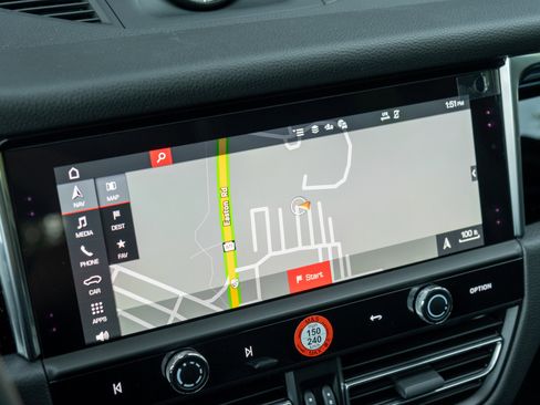 Certified 2026 Porsche Macan image 26