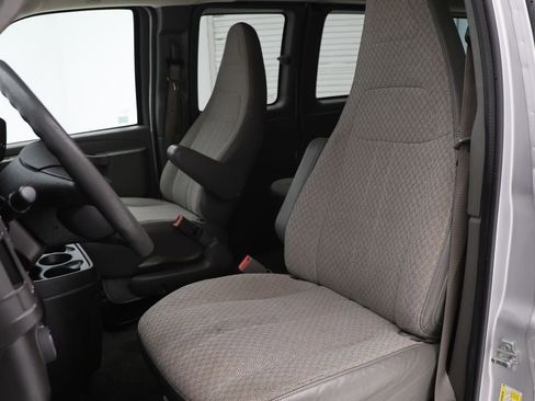 Used 2018 Chevrolet Express 3500 LT w/ LT Preferred Equipment Group image 13