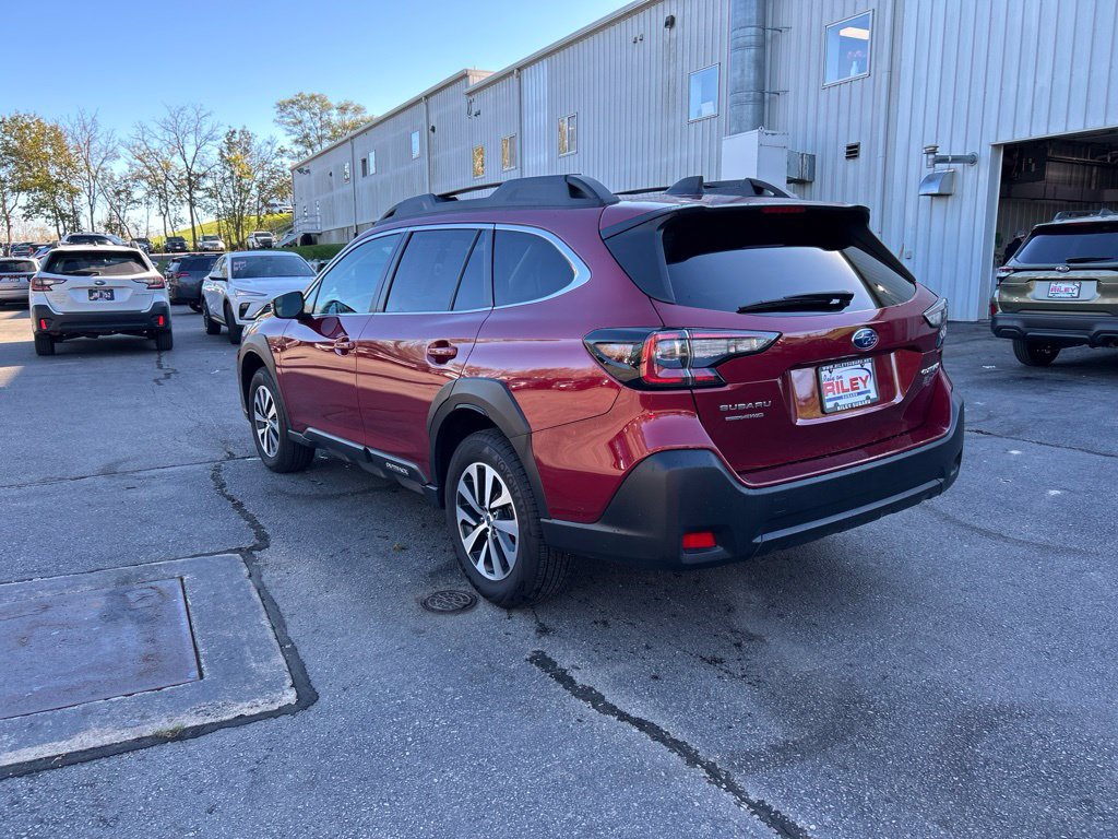 Certified 2024 Subaru Outback Premium AWD/4WD image 9