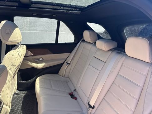 Used 2024 Mercedes-Benz GLE 450 4MATIC image 12