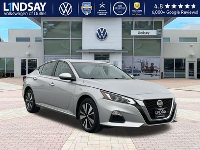 Used 2021 Nissan Altima 2.5 SV w/ SV Premium Package