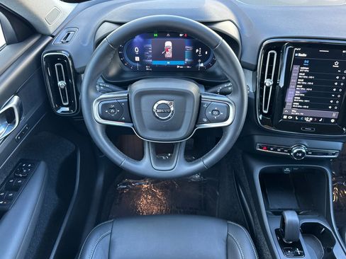 Certified 2025 Volvo XC40 B5 Core image 16