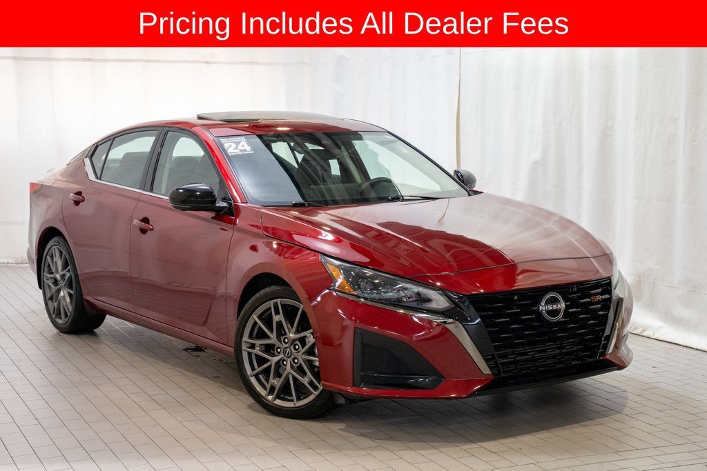 Certified 2024 Nissan Altima 2.0 SR FWD image 1
