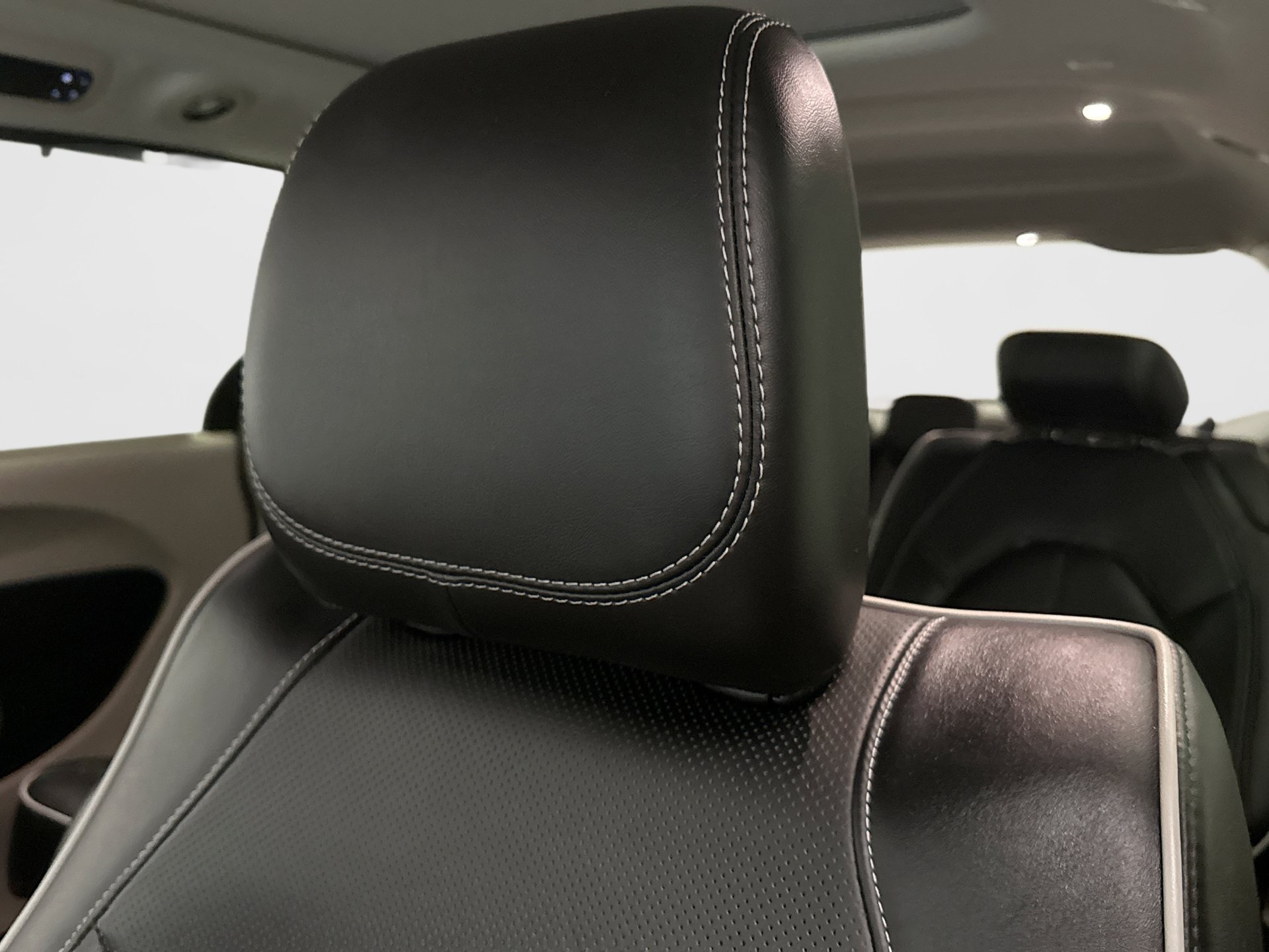 Used 2022 Chrysler Pacifica Limited AWD/4WD image 8