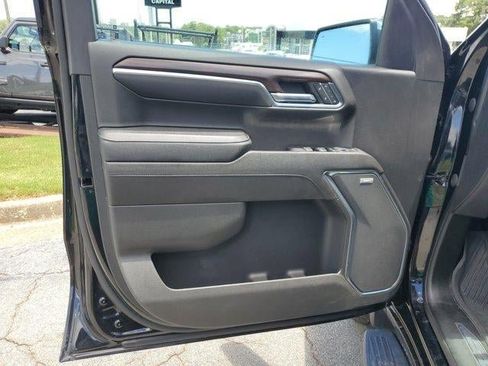 Used 2023 GMC Sierra 1500 SLT w/ SLT Premium Plus Package AWD/4WD image 19