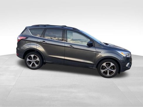Used 2018 Ford Escape SEL w/ Ford Safe & Smart Package FWD image 10