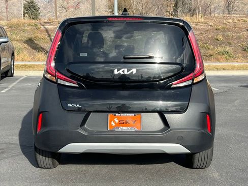 Used 2023 Kia Soul LX w/ Option Group 015 FWD image 8