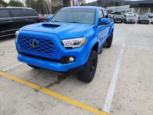 Used 2021 Toyota Tacoma TRD Sport image 4